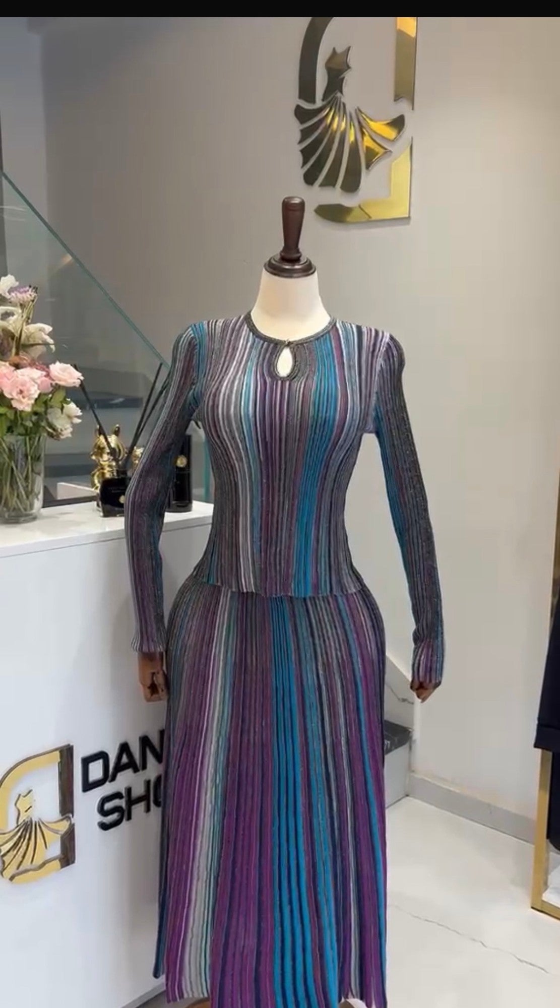 Ensemble top et jupe longue en maille rayée lurex turquoise et violet