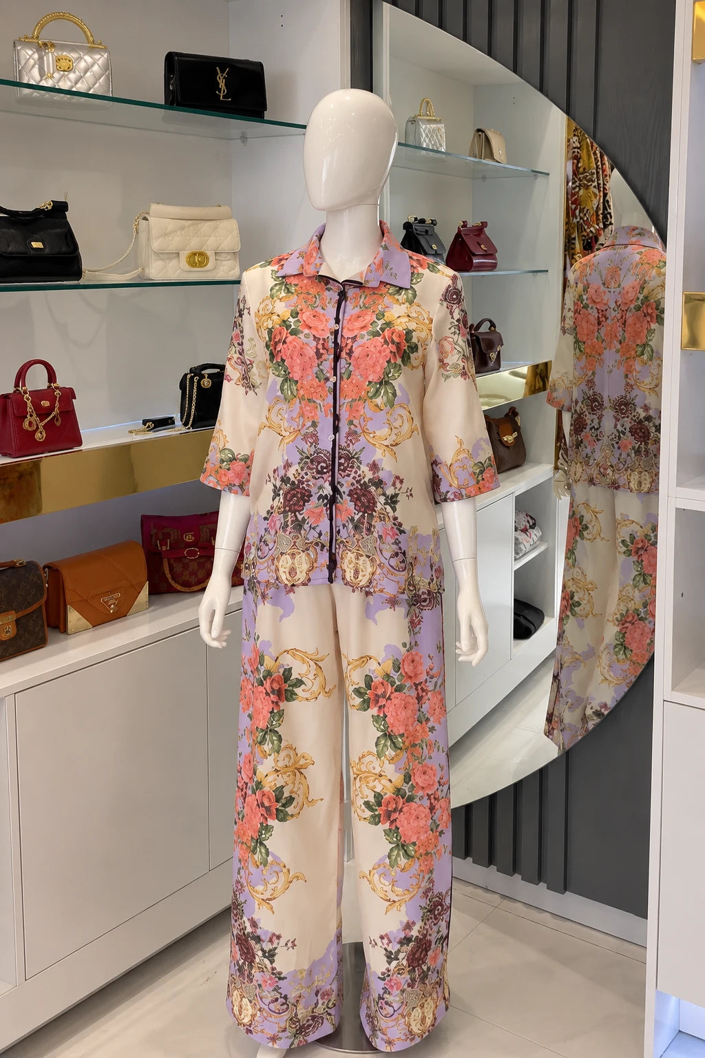 Ensemble chemise et pantalon large floral baroque lilas