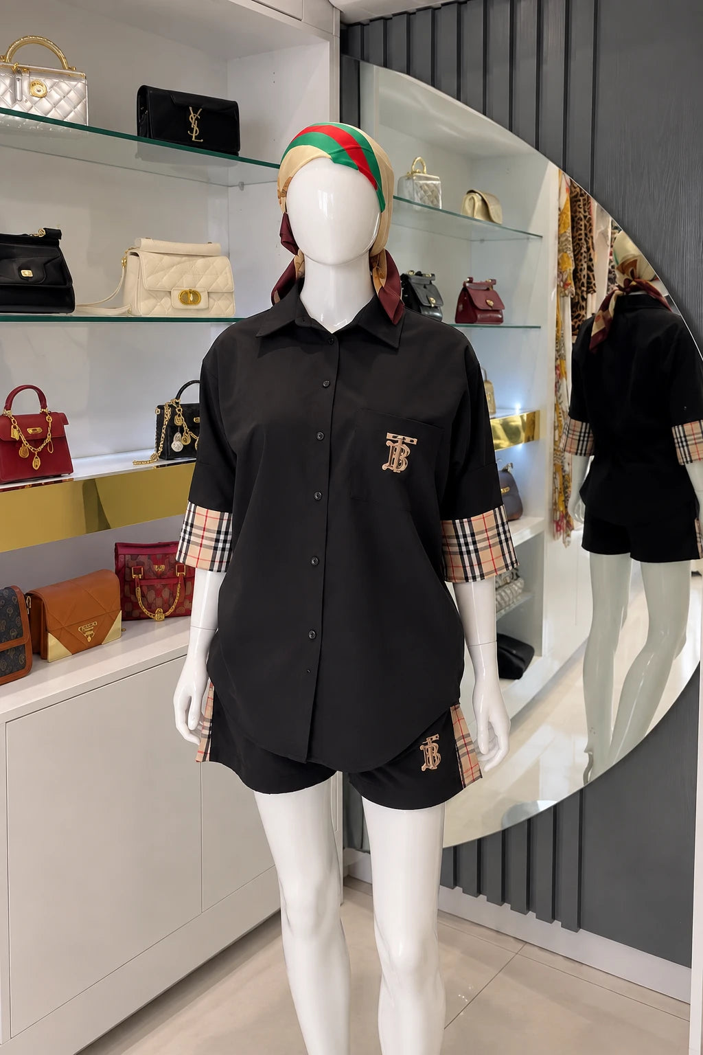 Burberry – ensemble chemise et short noir à détails Check