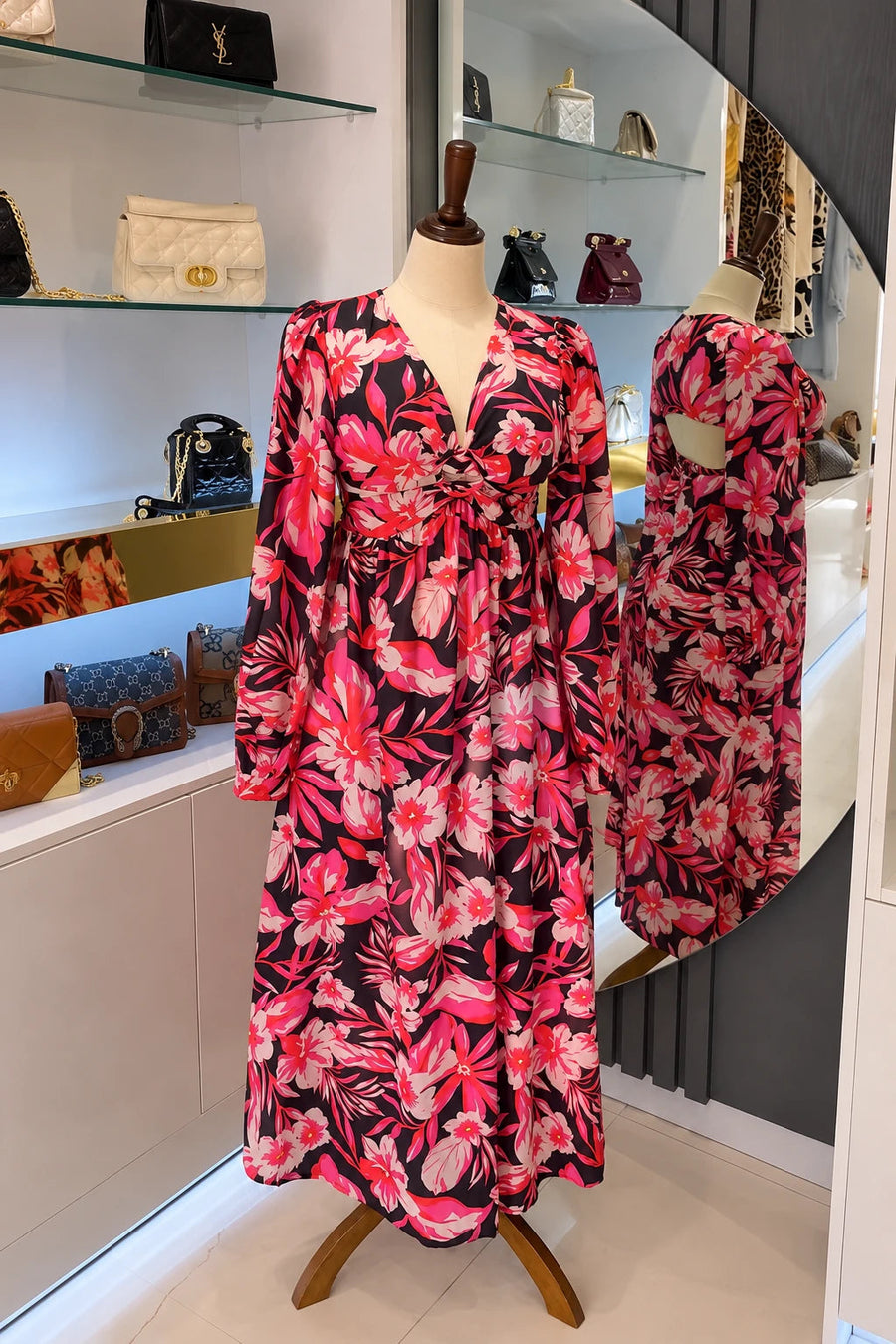 Robe longue fleurie fuchsia à manches bouffantes